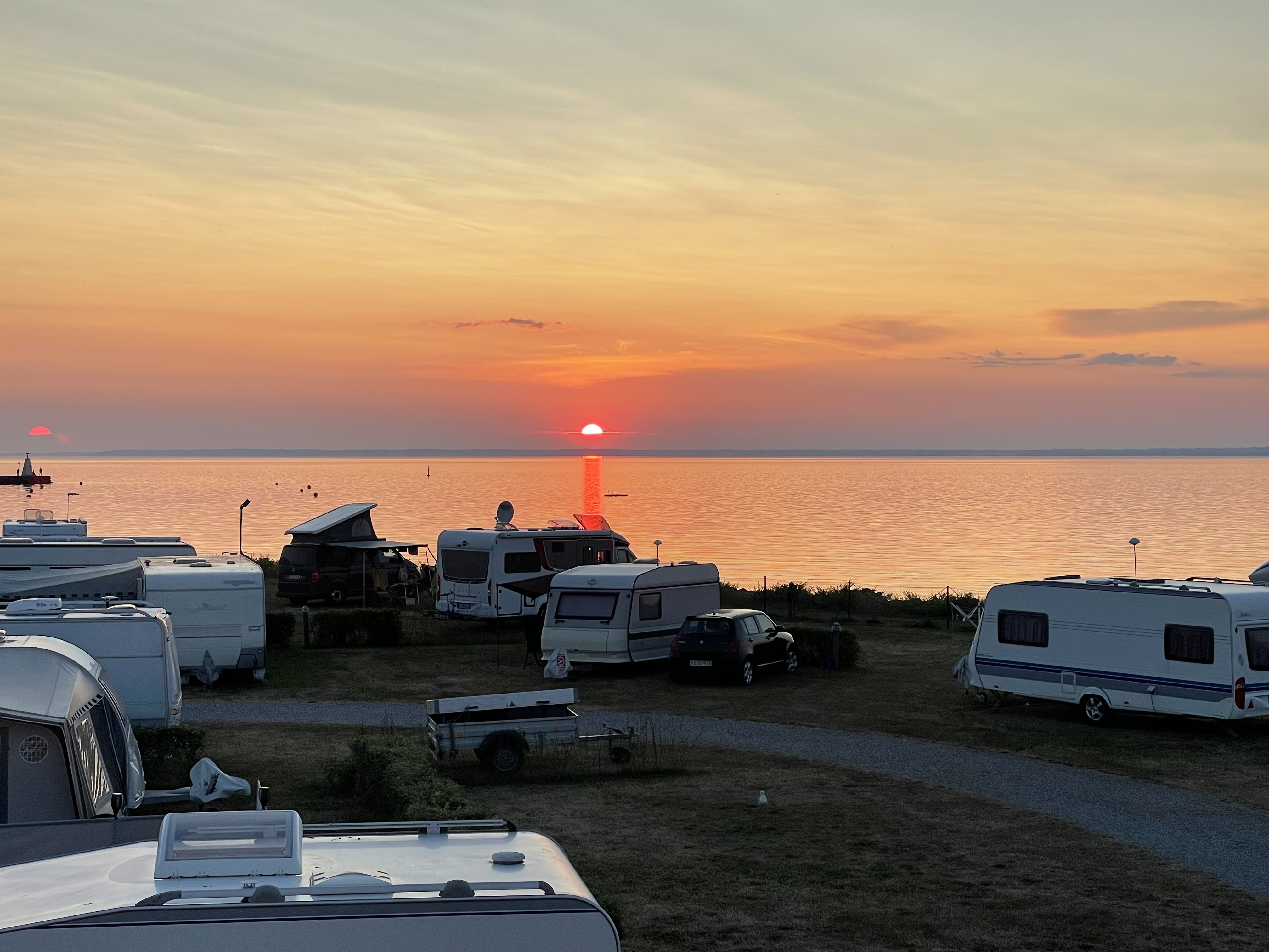 Seniorhytte terrasse med panoramaudsigt over havet